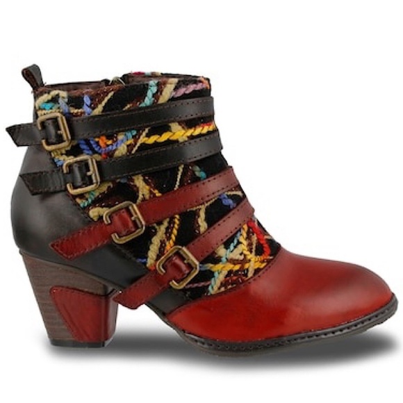 L'ARTISTE Multi-Buckle Yarn Embellished Ankle Booties - Picture 1 of 12
